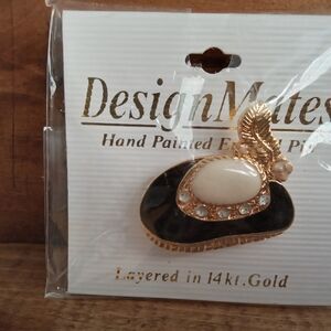 Design Mates 14k Gold Black And Cream Spanish Hat Brooch